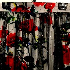 beautiful elegant red and black skirt it's new, never wear it size Small